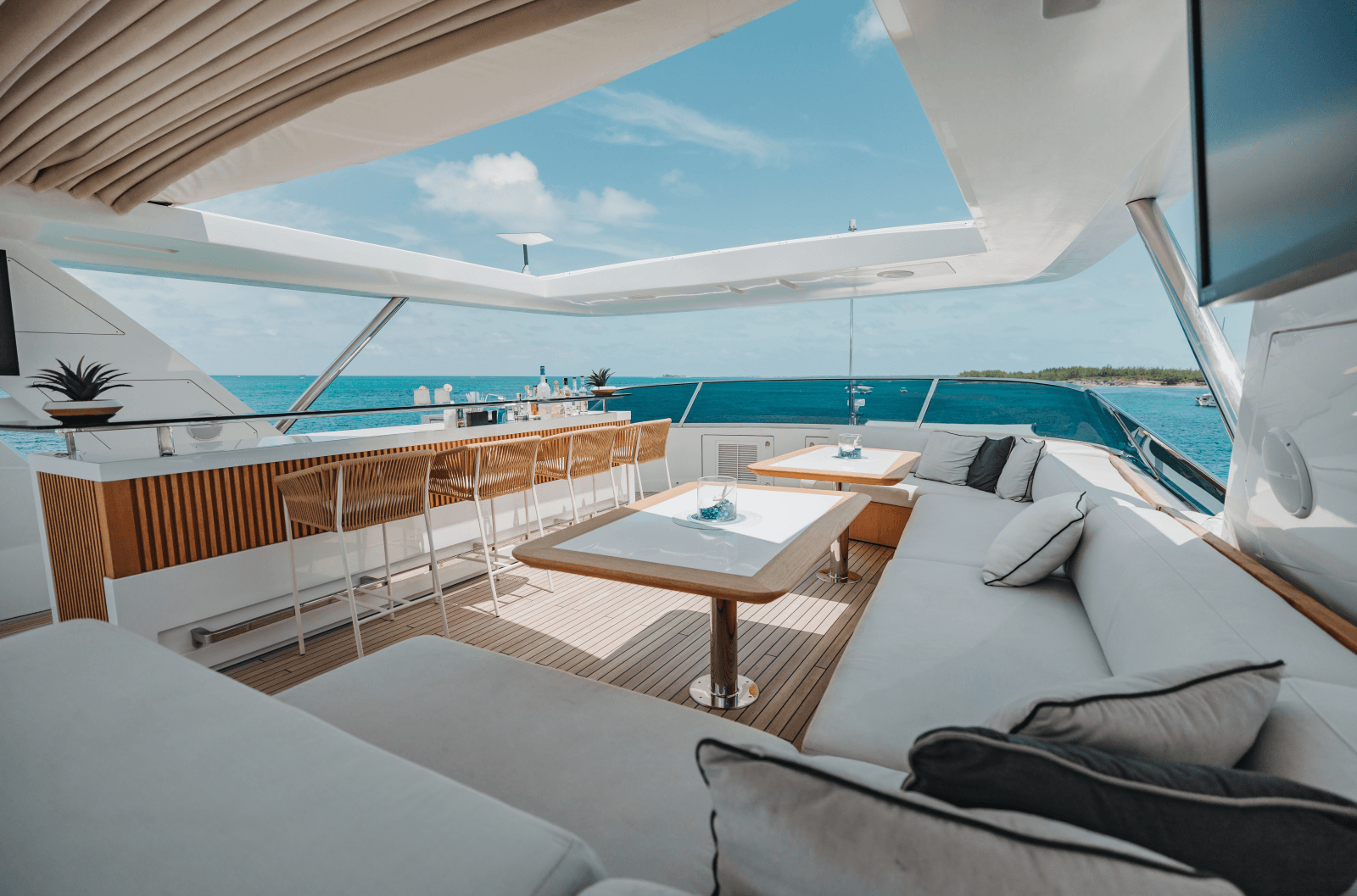 2014 Benetti Veloce 140