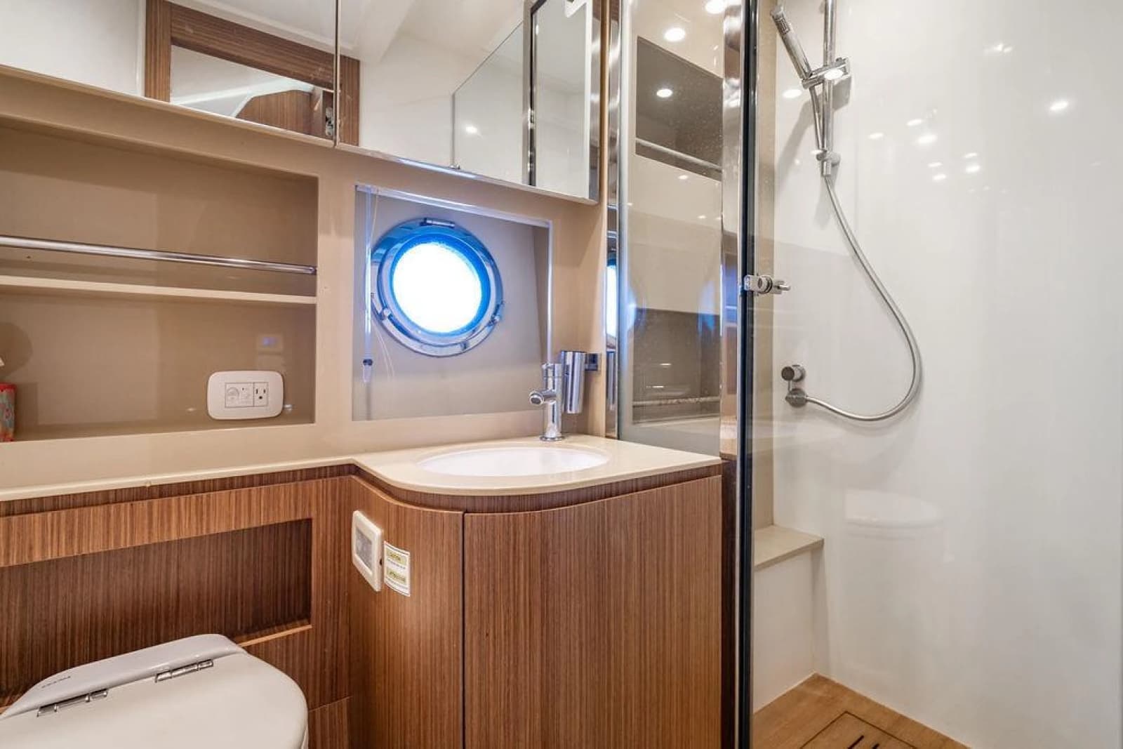 2016 Azimut Atlantis 50