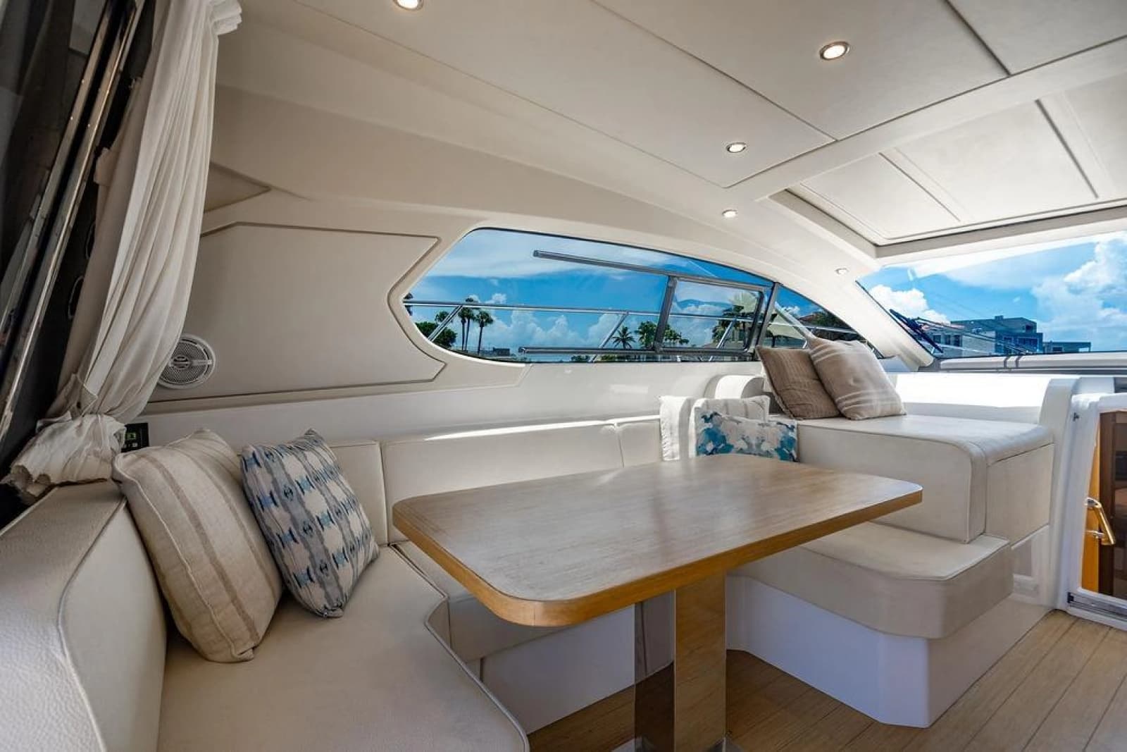 2016 Azimut Atlantis 50