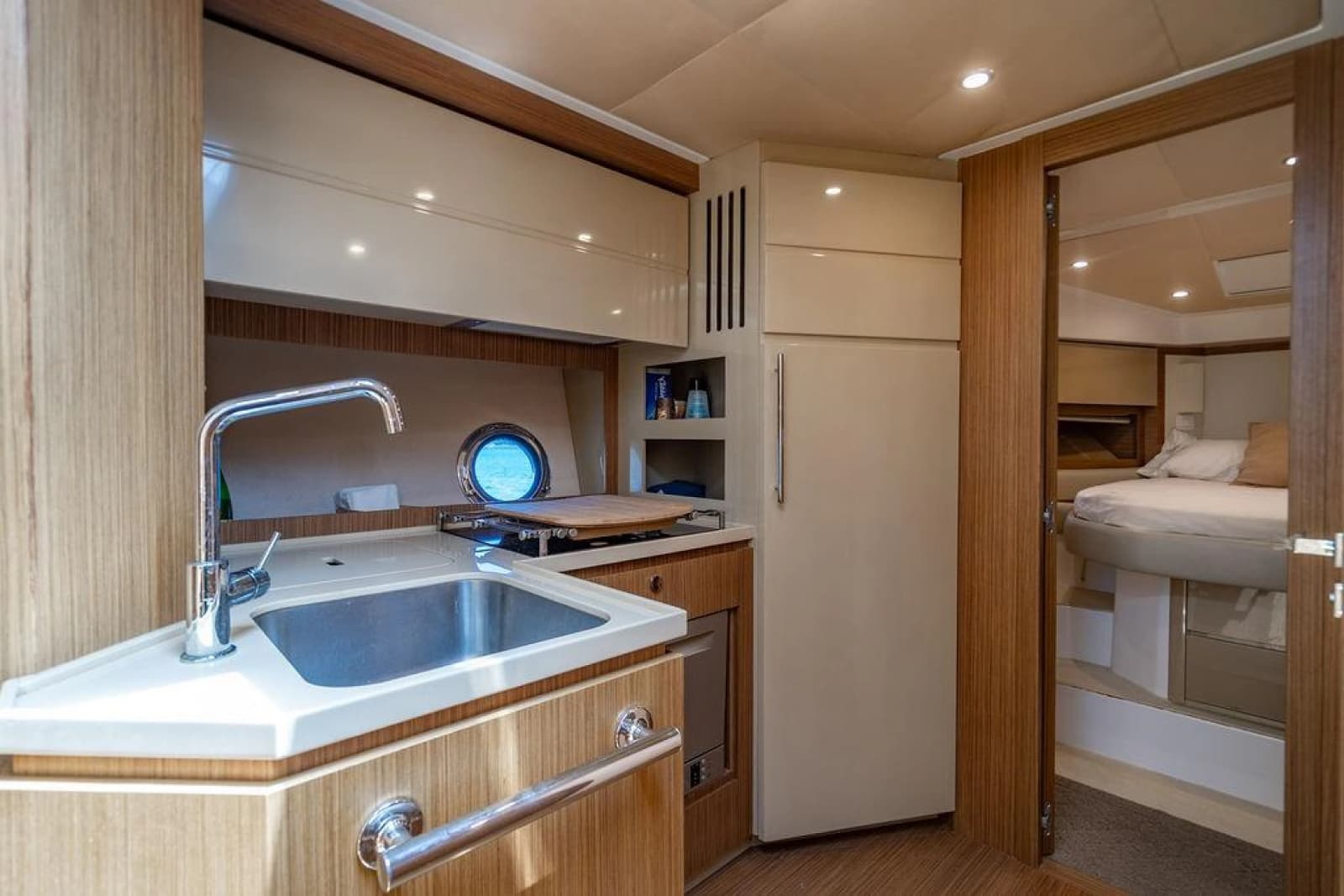 2016 Azimut Atlantis 50