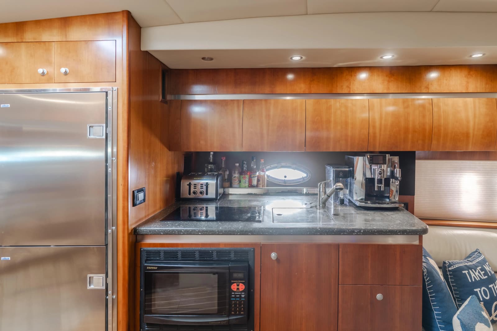 2006 Cruisers Yachts 420 Express