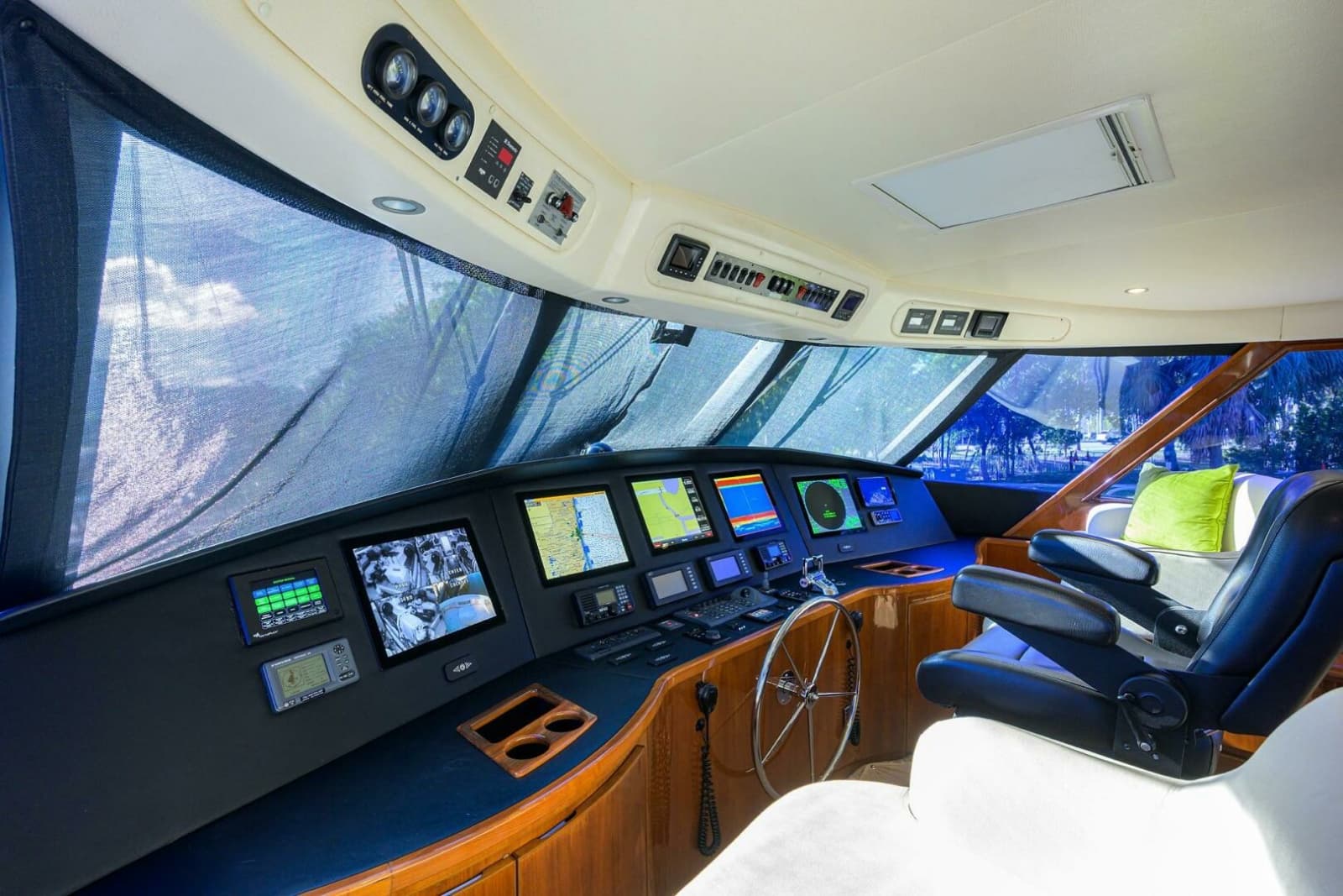 Helm Station