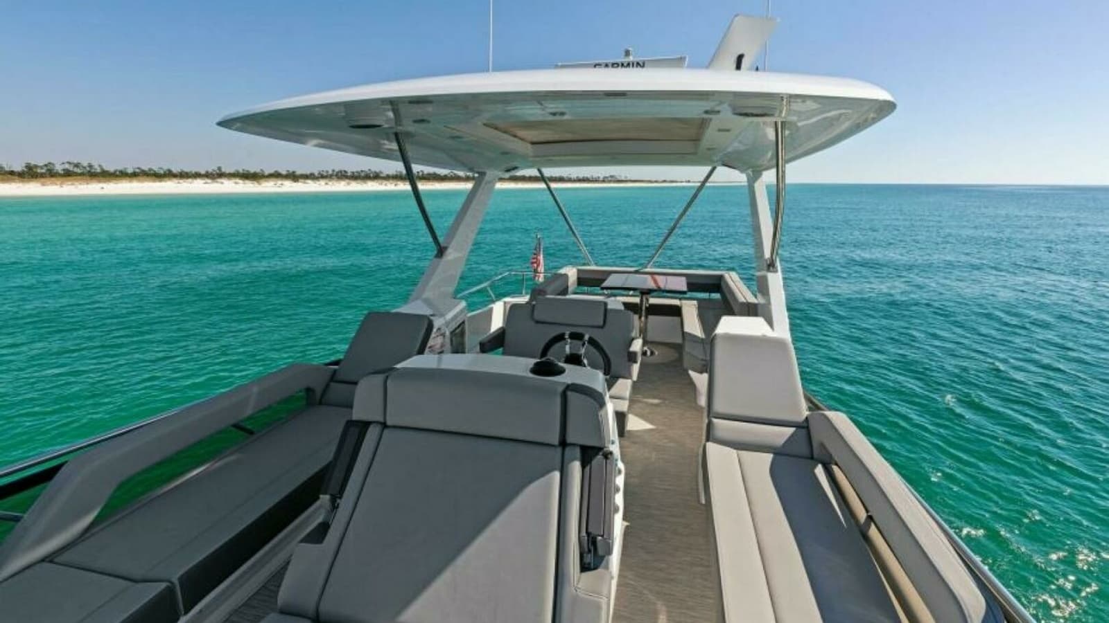 2023 Cruisers Yachts 60 Cantius Fly Flybridge