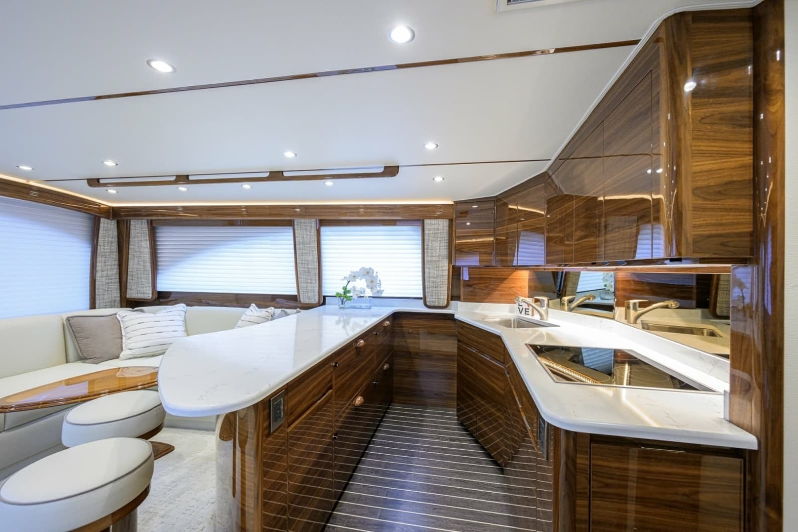 Viking 54 - Dog House - Galley