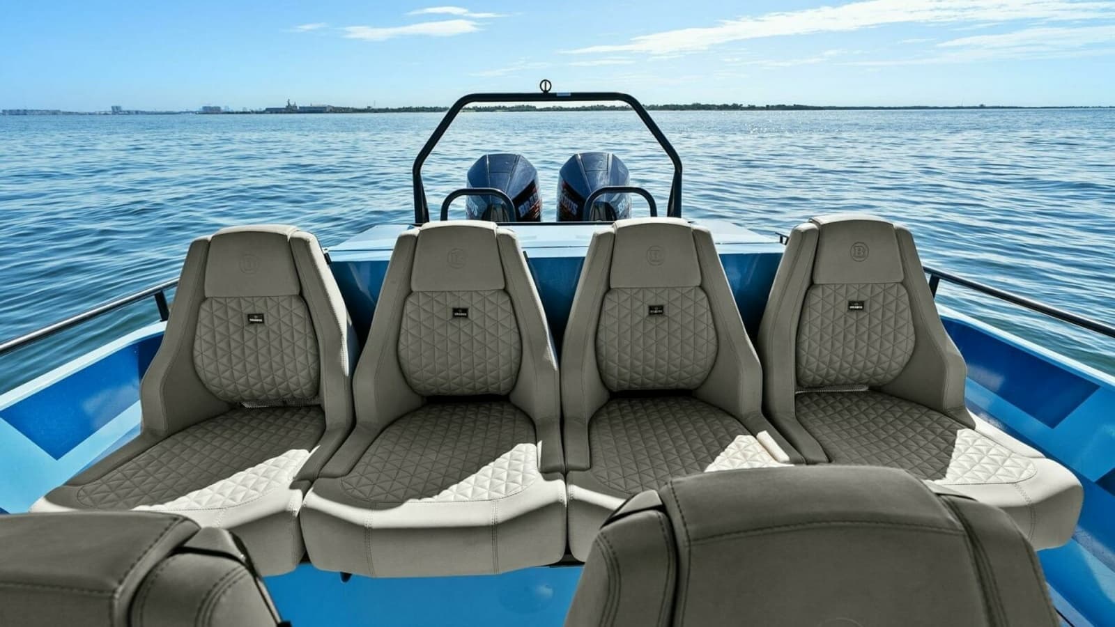 2022 Axopar Brabus Shadow 500 TT -Aft Seating