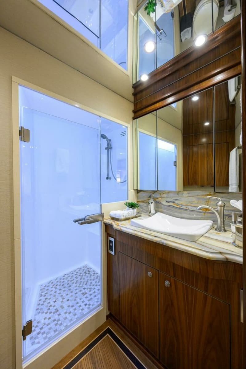 Viking  92 SPECULATOR - Guest Stateroom Ensuite Head