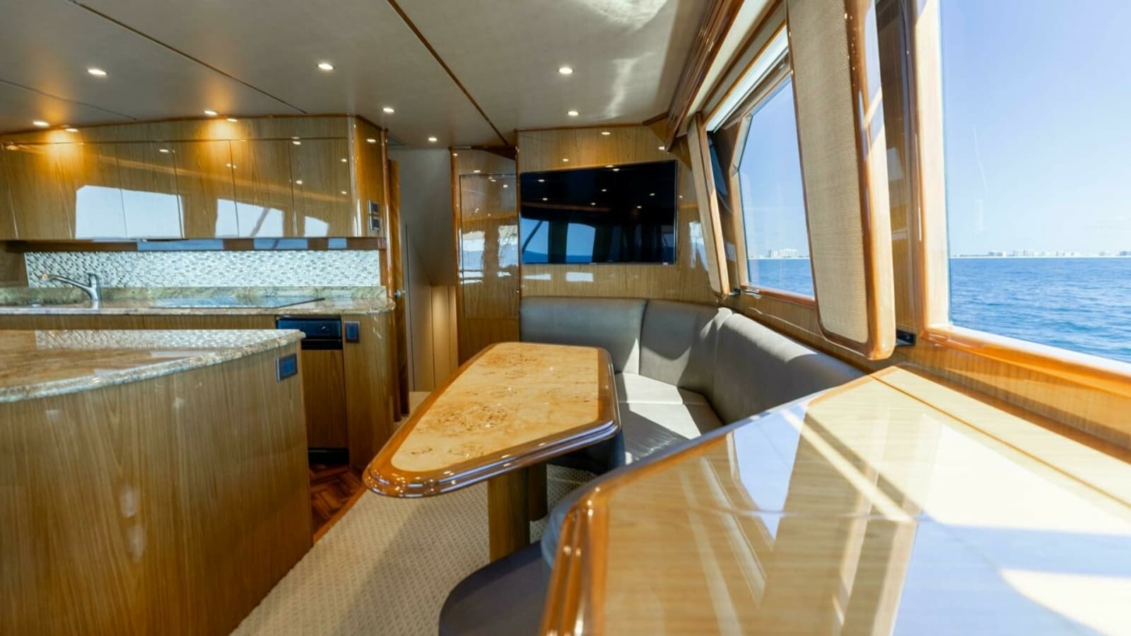 2013 Viking 76 Convertible- REEL FIRE- Dinnette