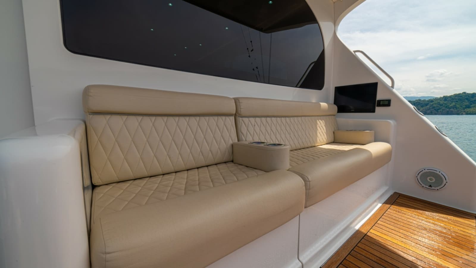 60 Viking Convertible 2012 "Contango" - Mezzanine