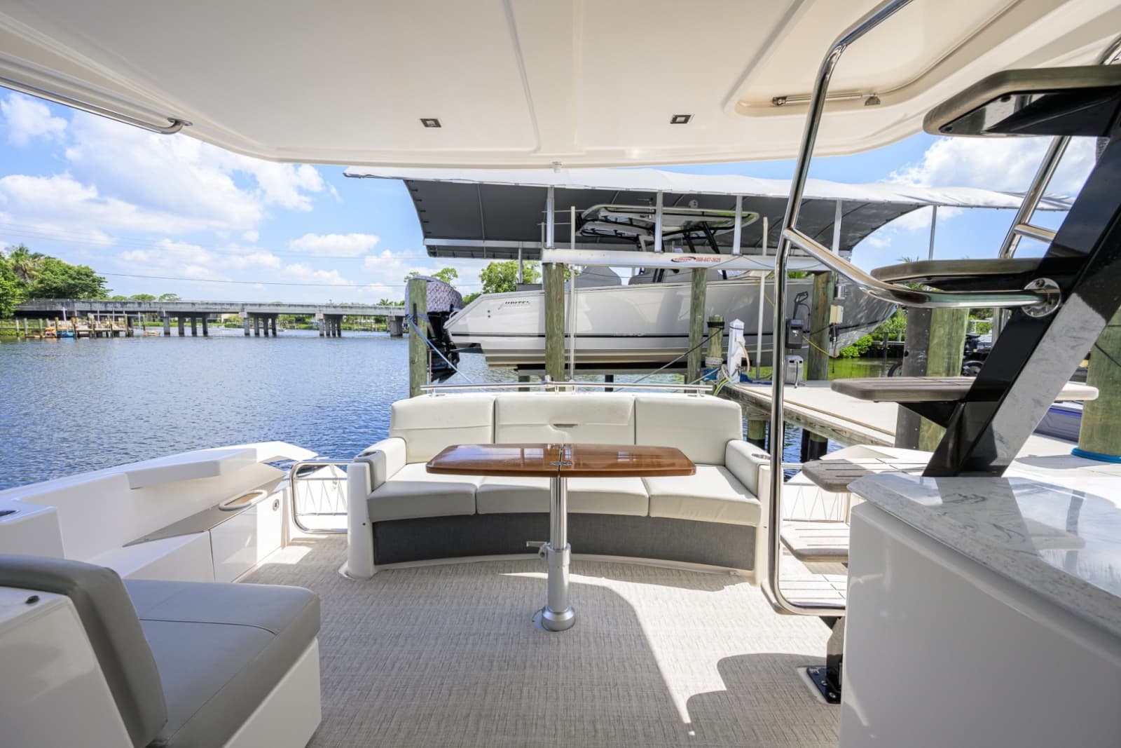 Tiara 44 Daybreak - Exterior Aft Deck