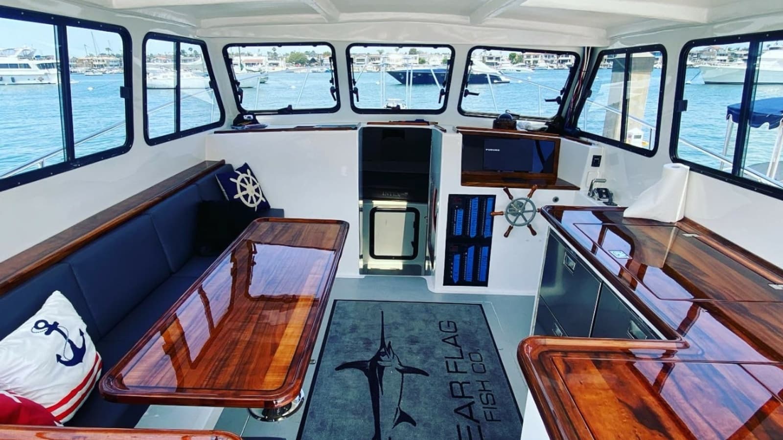 2019 Donelle 35 Flybridge Sportfish "BEAR FLAG 3.0" - Flybridge Interior with Helm Station
