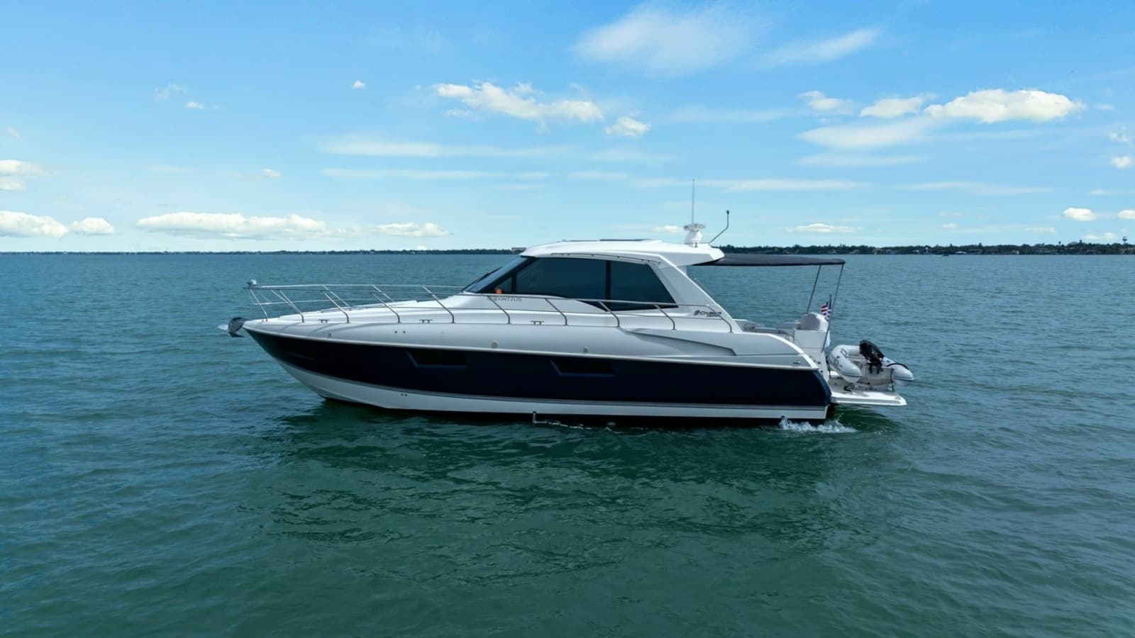 2014 Cruisers Yachts 48 Cantius