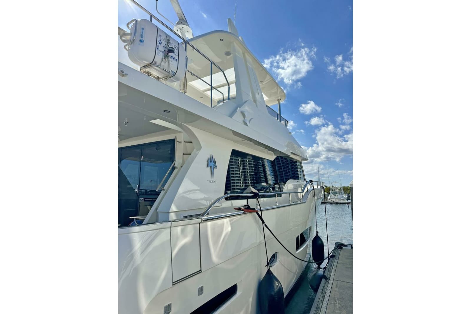 Outer Reef 62 SOUTH  PAWS  - Exterior
