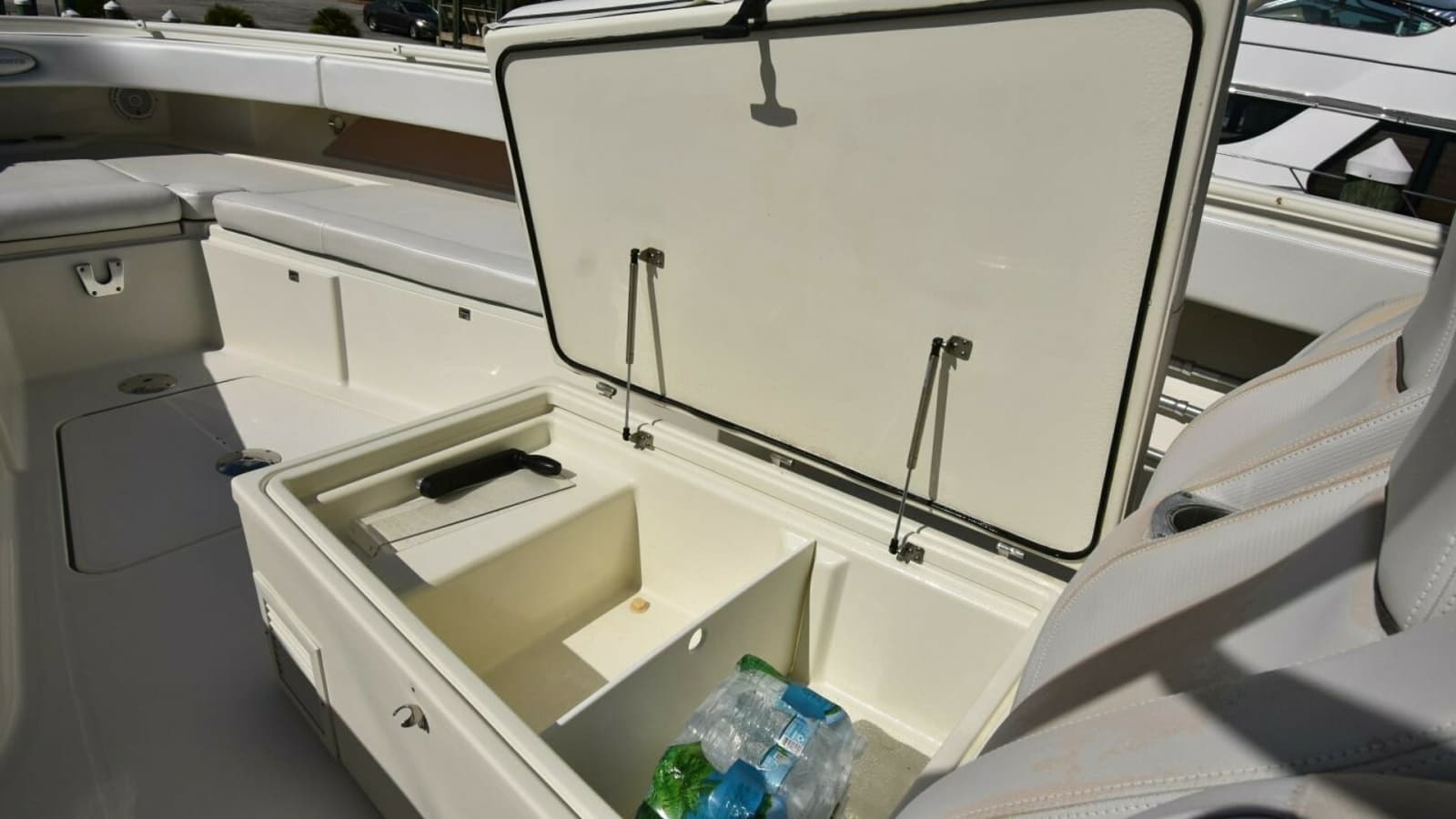 2012 42 Hydra-Sports SF - A Salt Weapon - Forward Storage