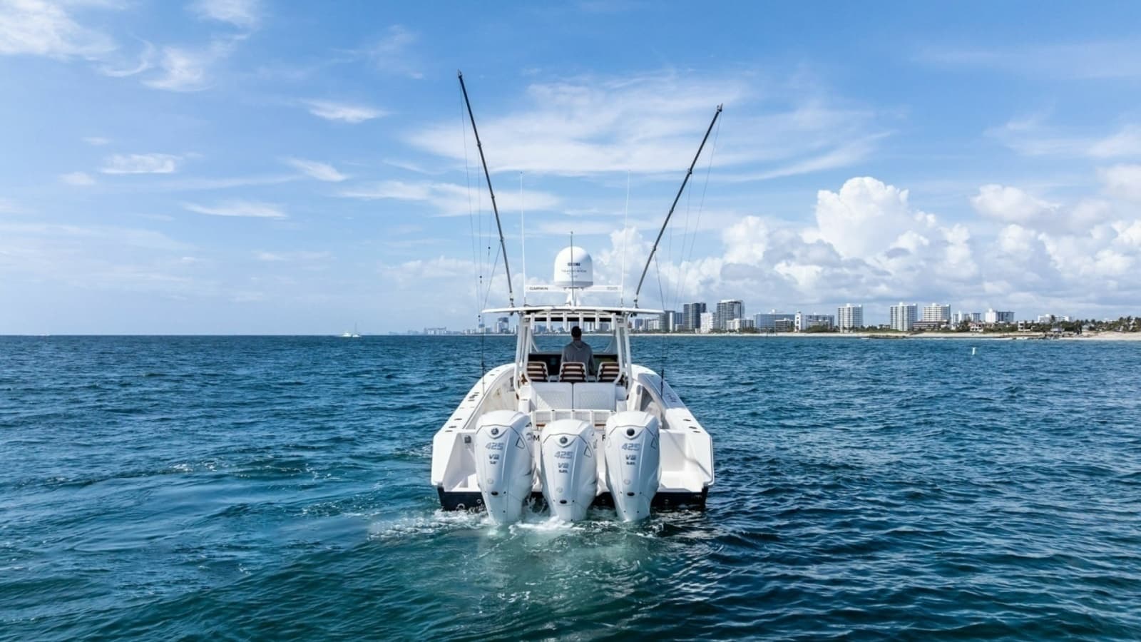 2020 Jupiter 43 SF MENACE Stern
