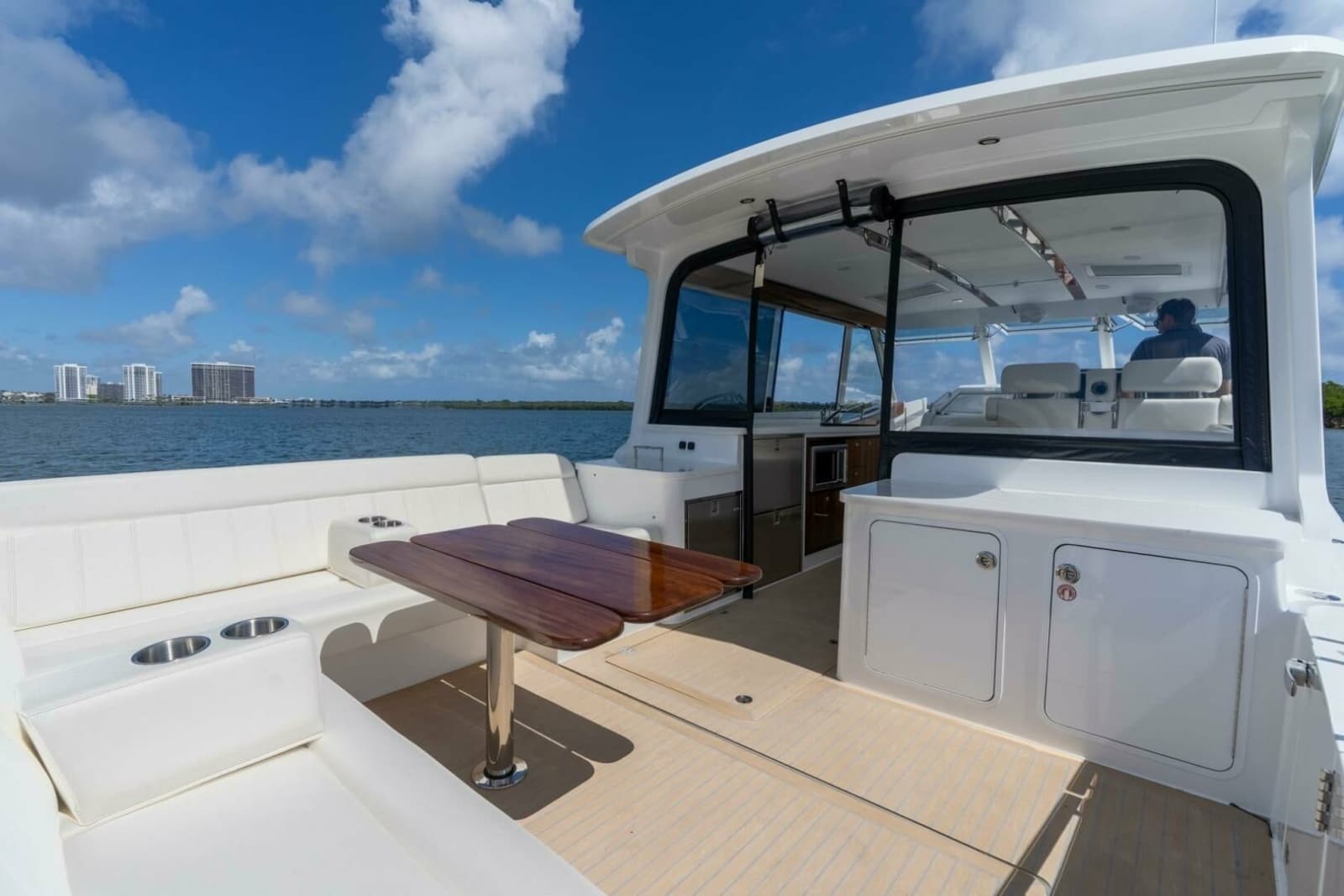 MJM 47X 47-003 -Aft Deck