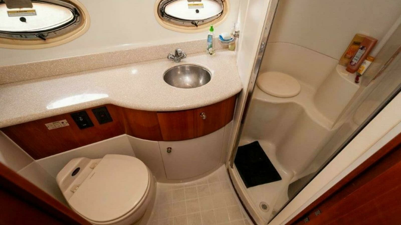 2002 Carver 444 CPMY- Graham's Enterprise
