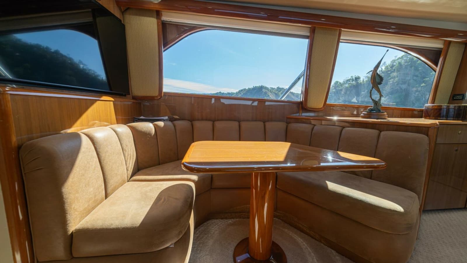 2006 Viking 56 "Scandaloso"