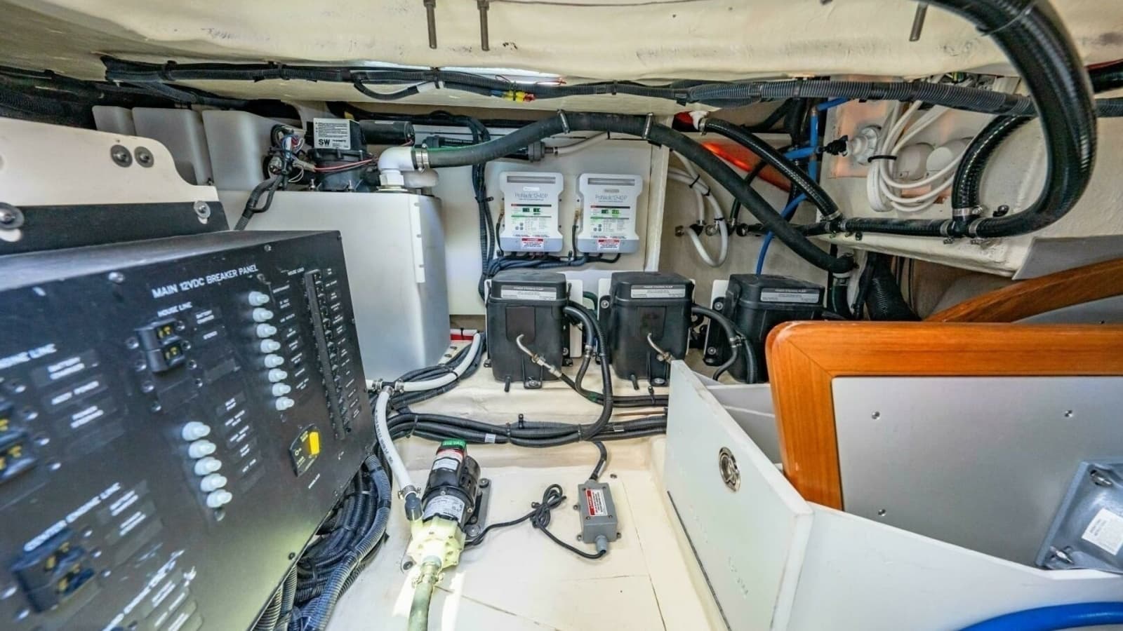 2022 Sea Ray 370 OB