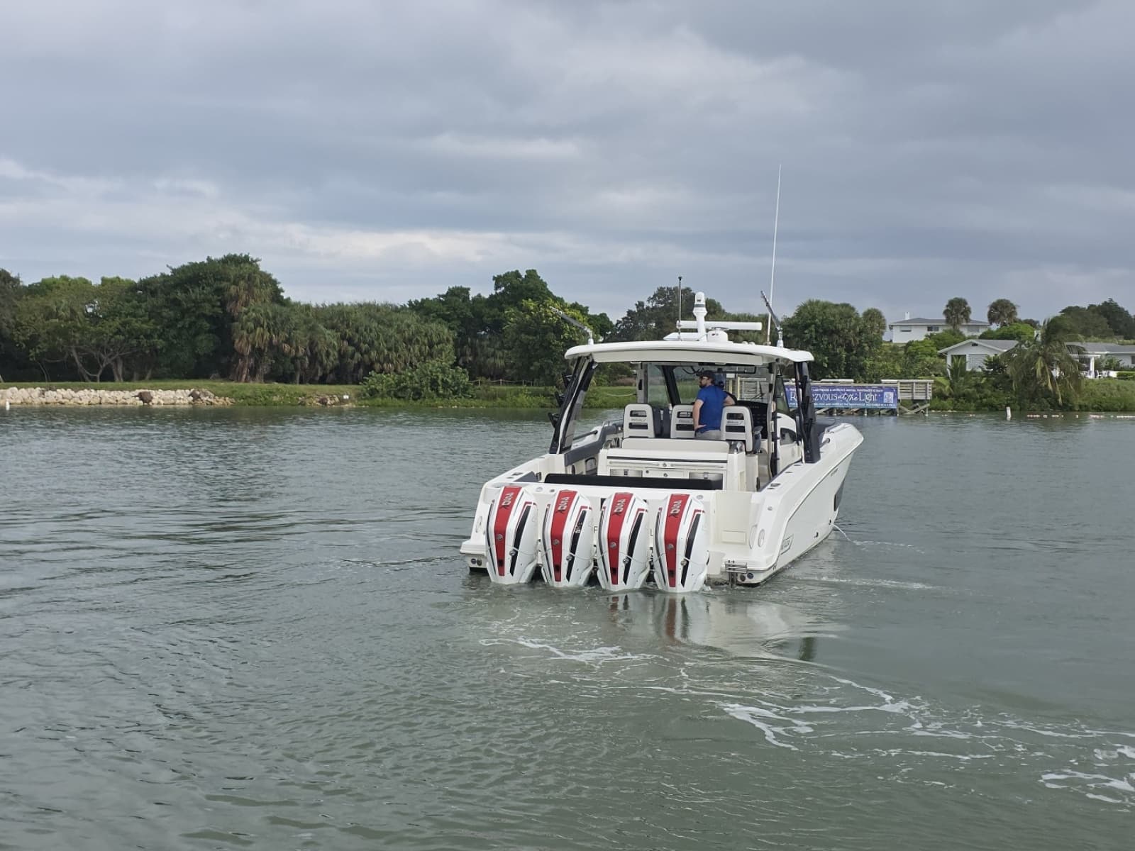 2021 Boston Whaler 420 Outrage BFT- Profile