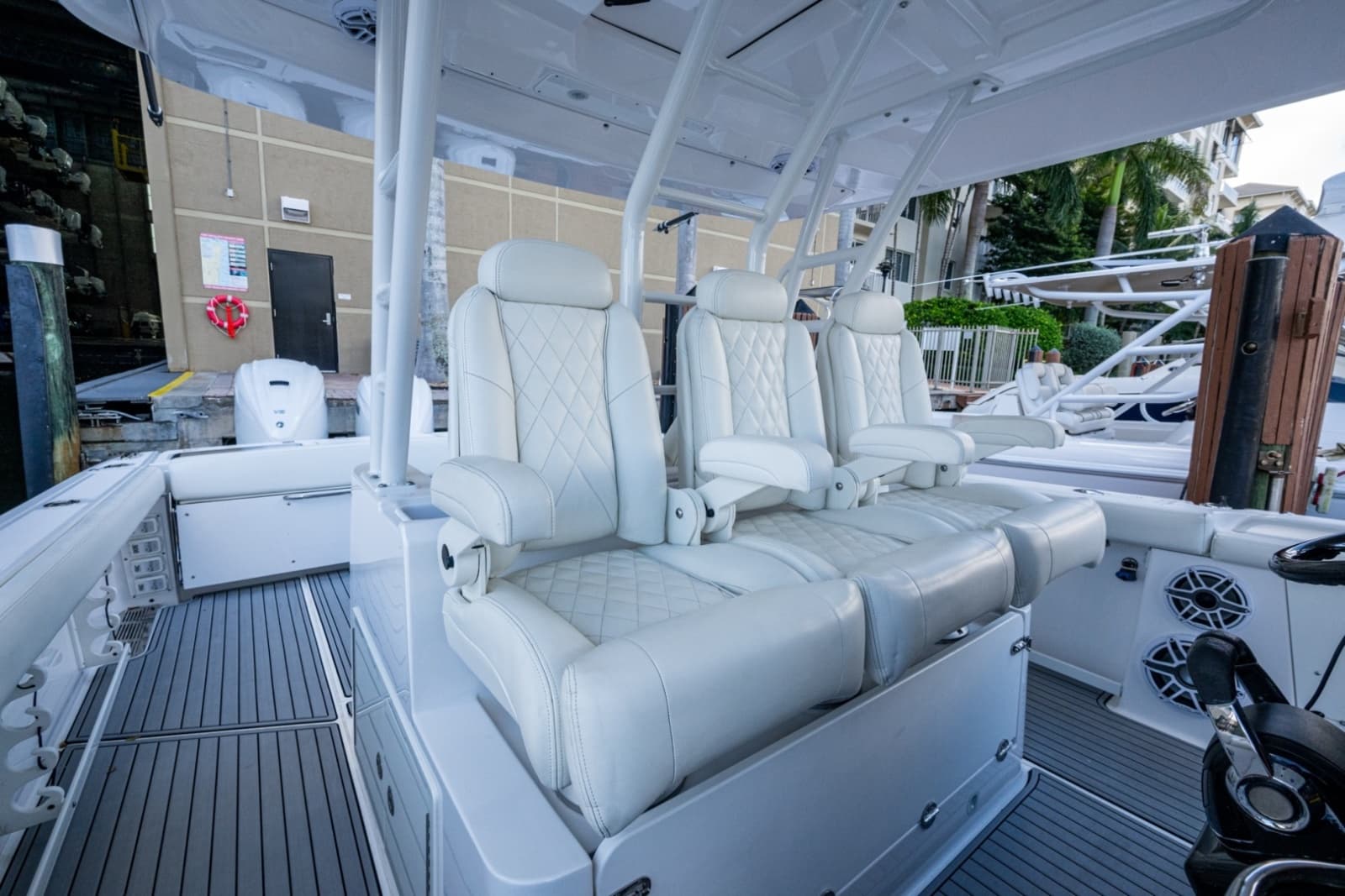 2020 Everglades 395 Center Console