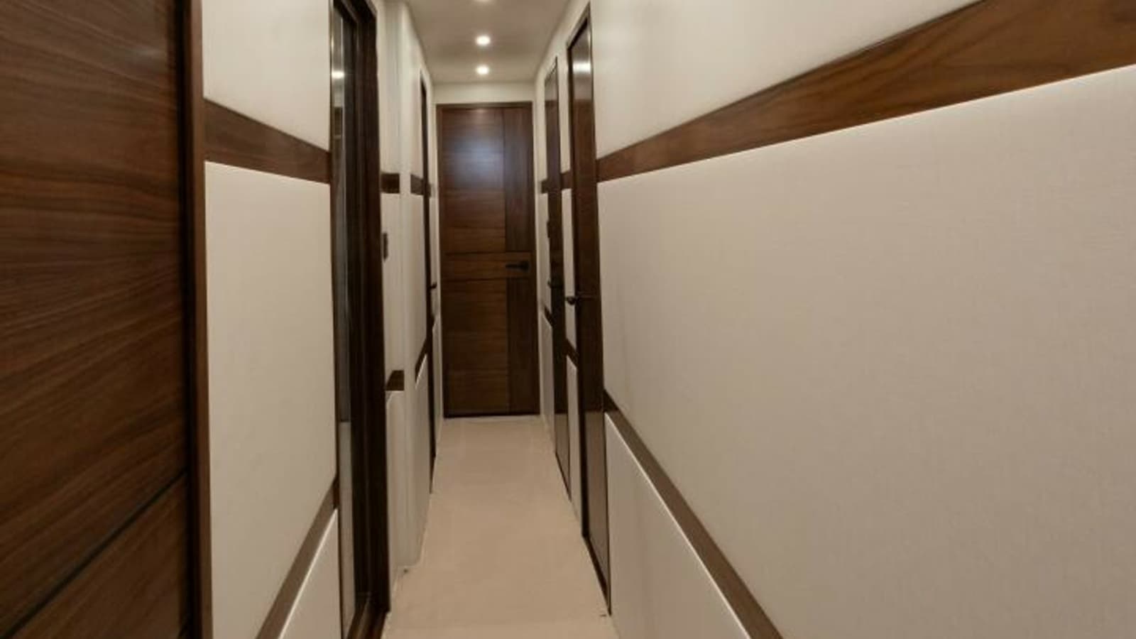 2025 82 Viking Convertible Boujie Companionway