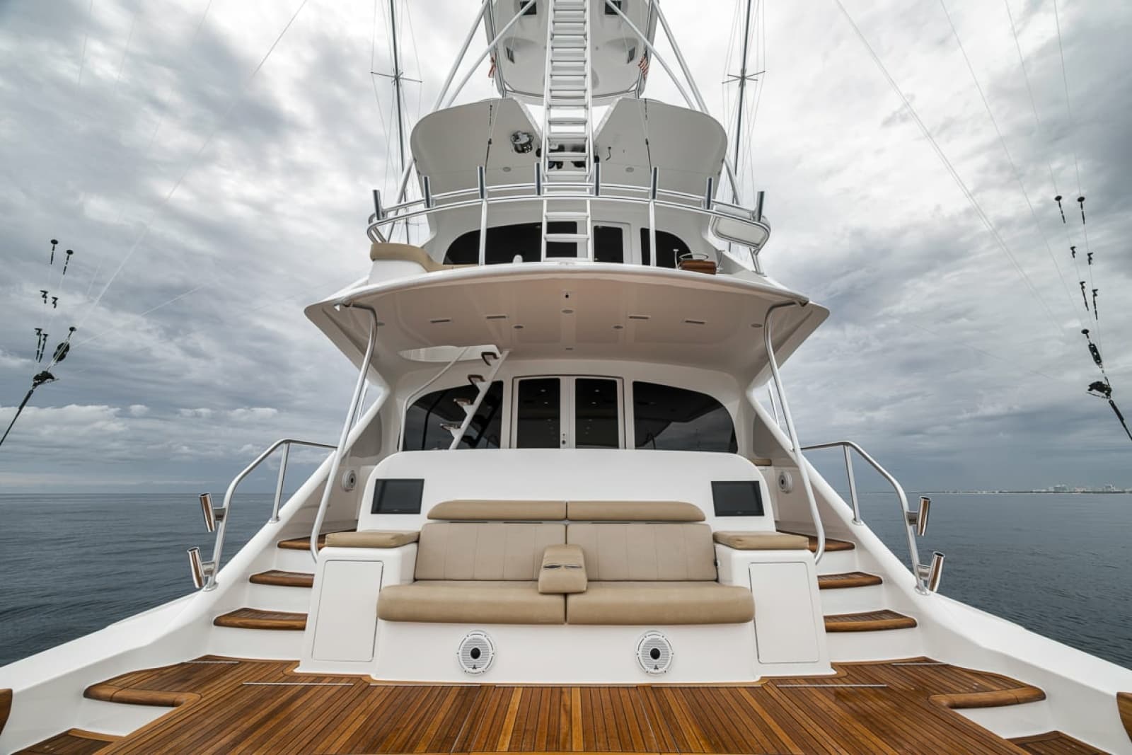 2016 Viking 92 Enclosed Bridge