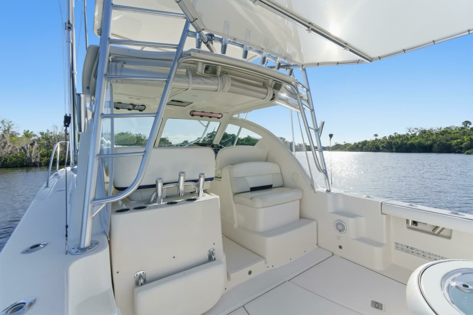Tiara 31 Serenity- Cockpit