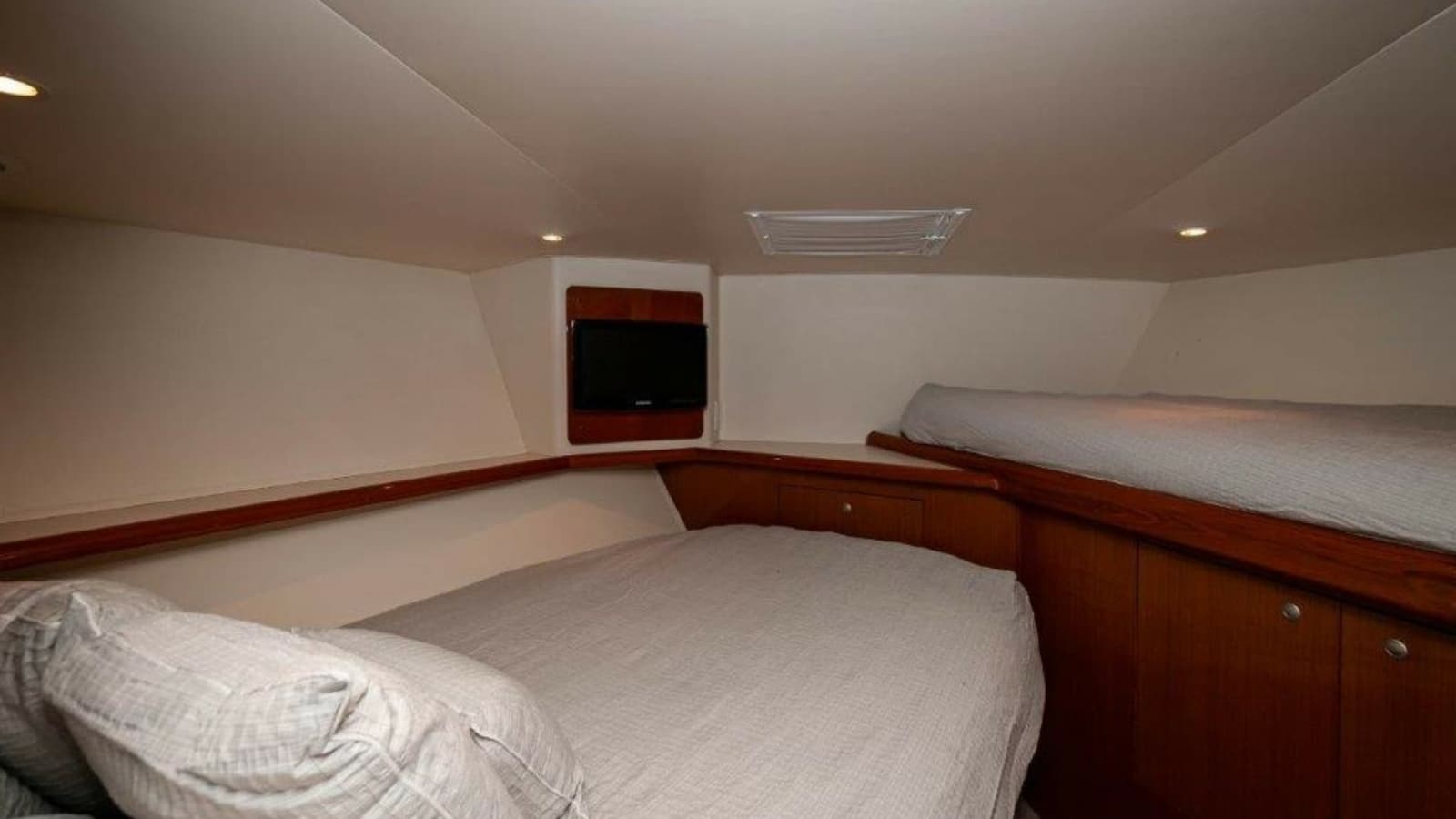 2001 61 Viking Convertible Ellie B VIP Stateroom