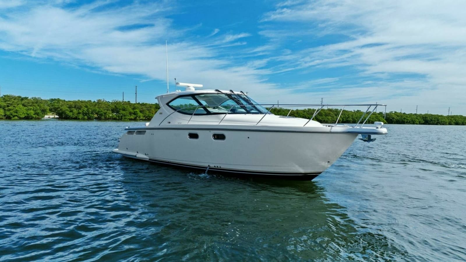 2008 Tiara Yachts 3500 Sovran "Fridge Benefit"