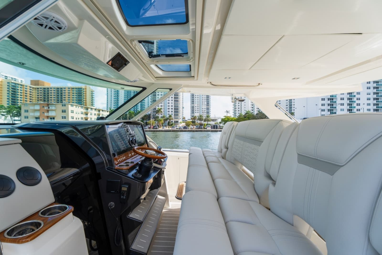 2024 Tiara Yachts 43 LS
