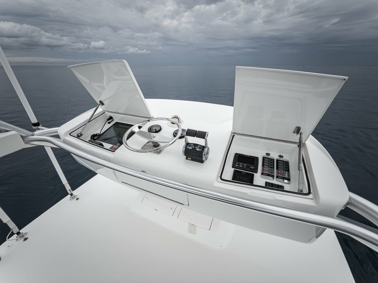2016 Viking 92 Enclosed Bridge