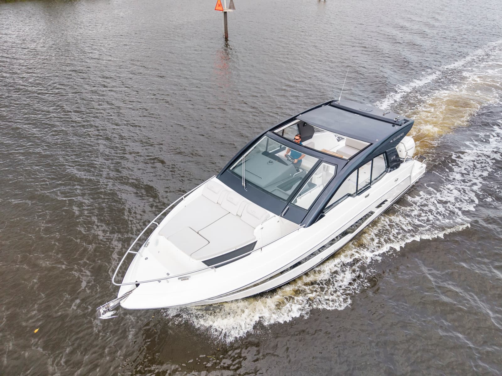 2025 Schaefer 375 HT
