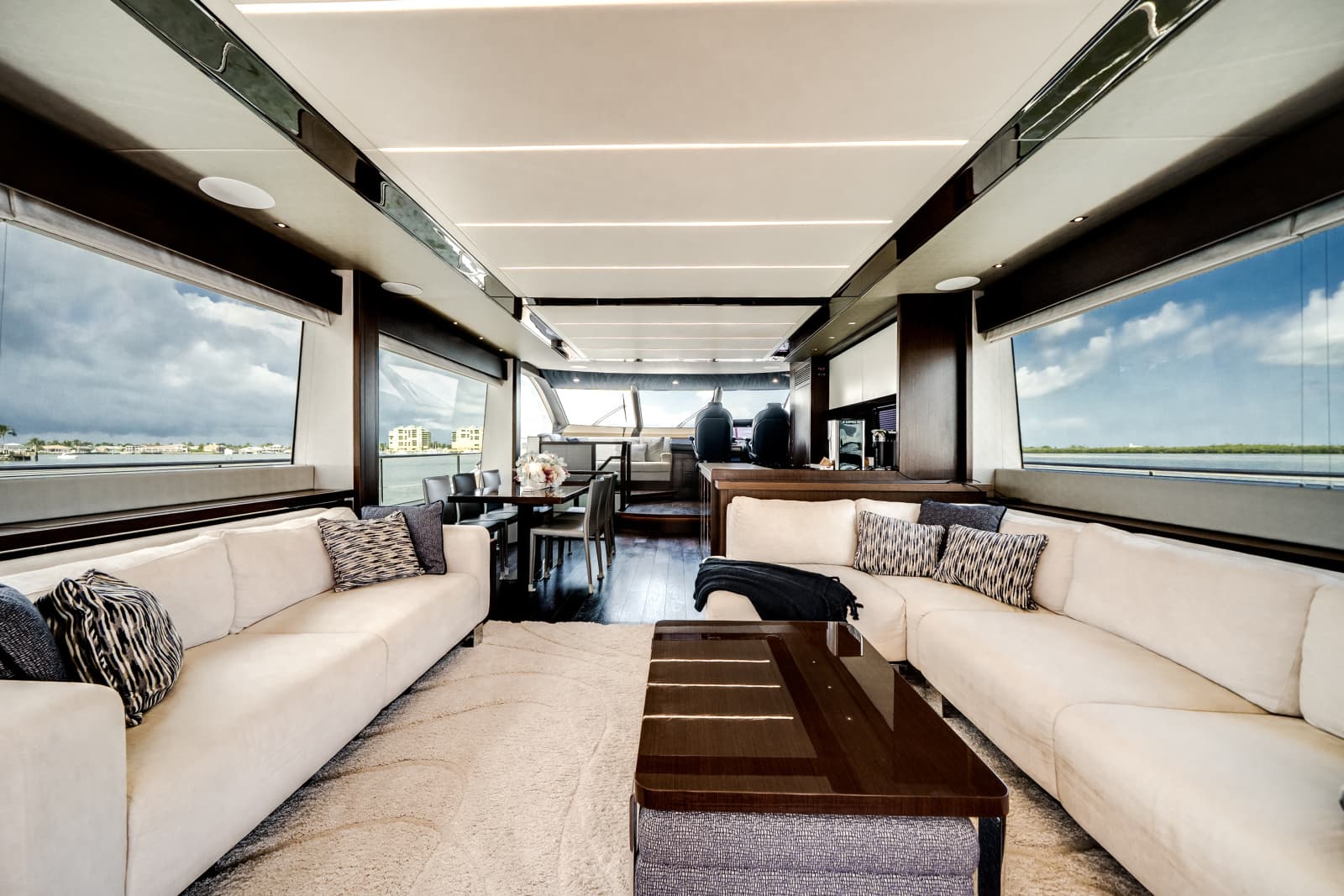 2019 Sunseeker 76 Flybridge