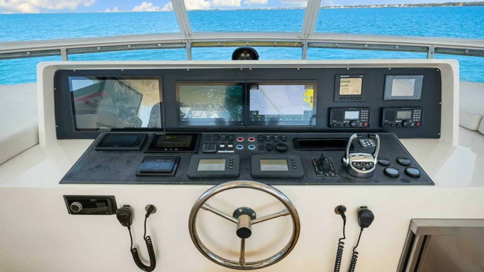 2010 83 Ocean Alexander Motor Yacht 'Relentless'