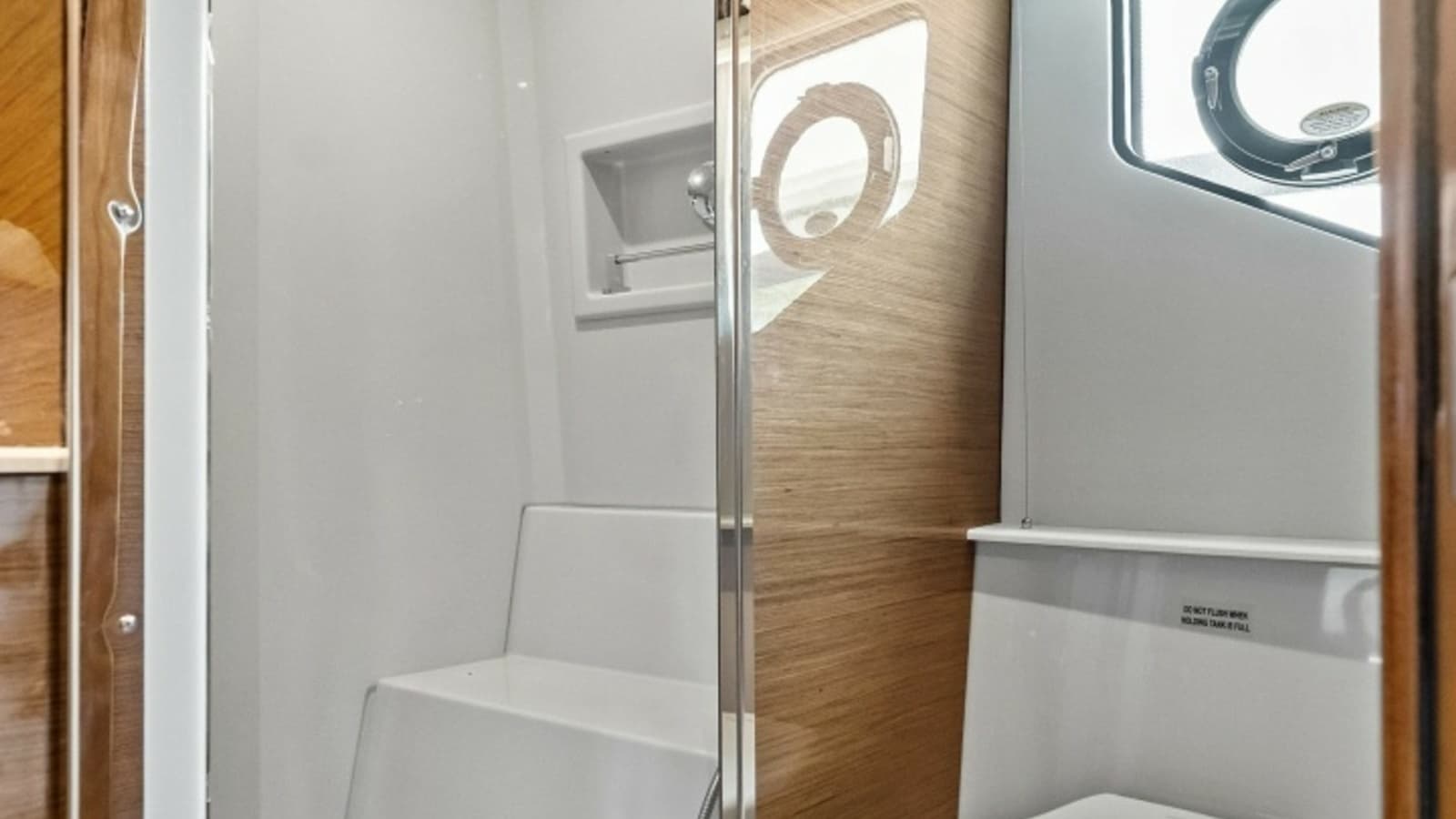 2019 Cruisers Yachts 42 Cantius 'Truly Ineffable'