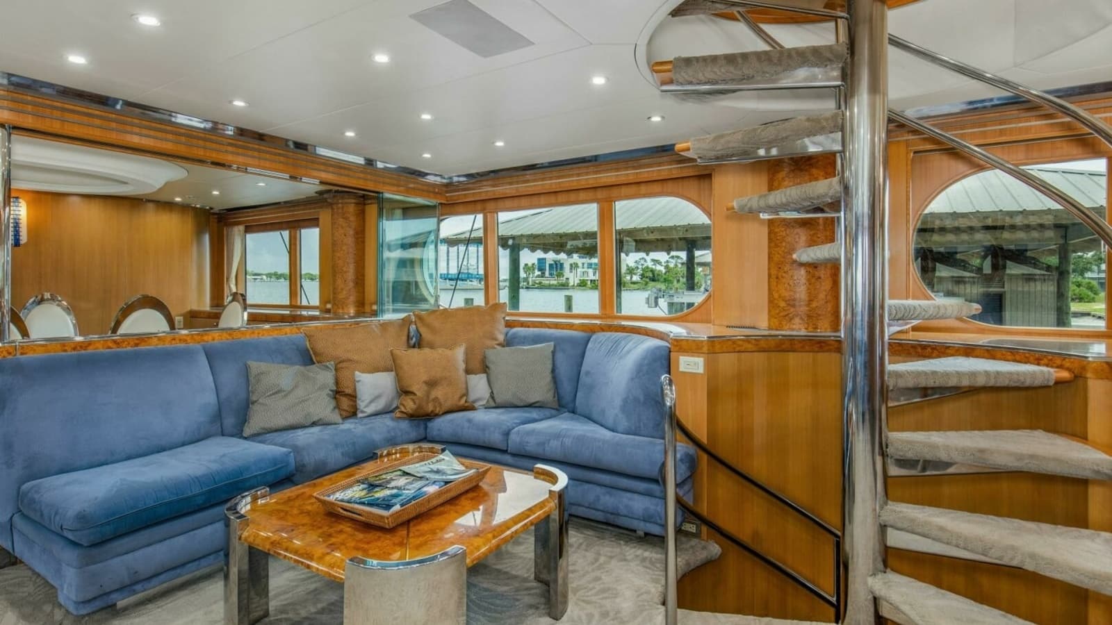 116' Feadship 1989 116 Sport Fisher - Salon