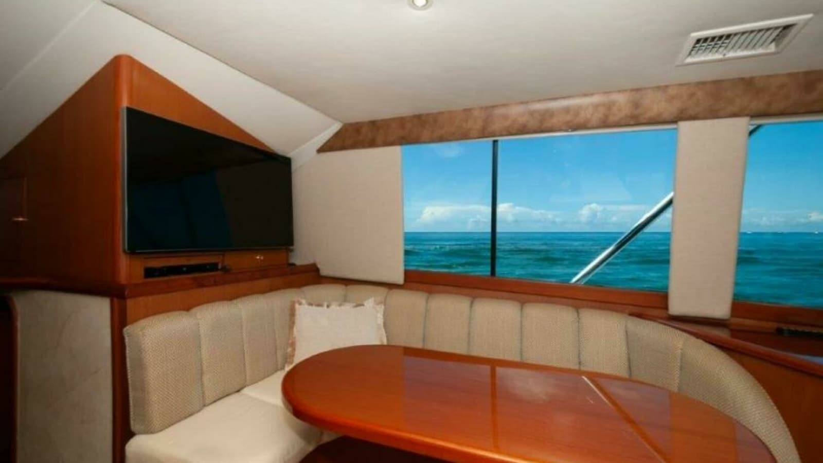 1998 Ocean Yachts 48 Super Sport Dinette