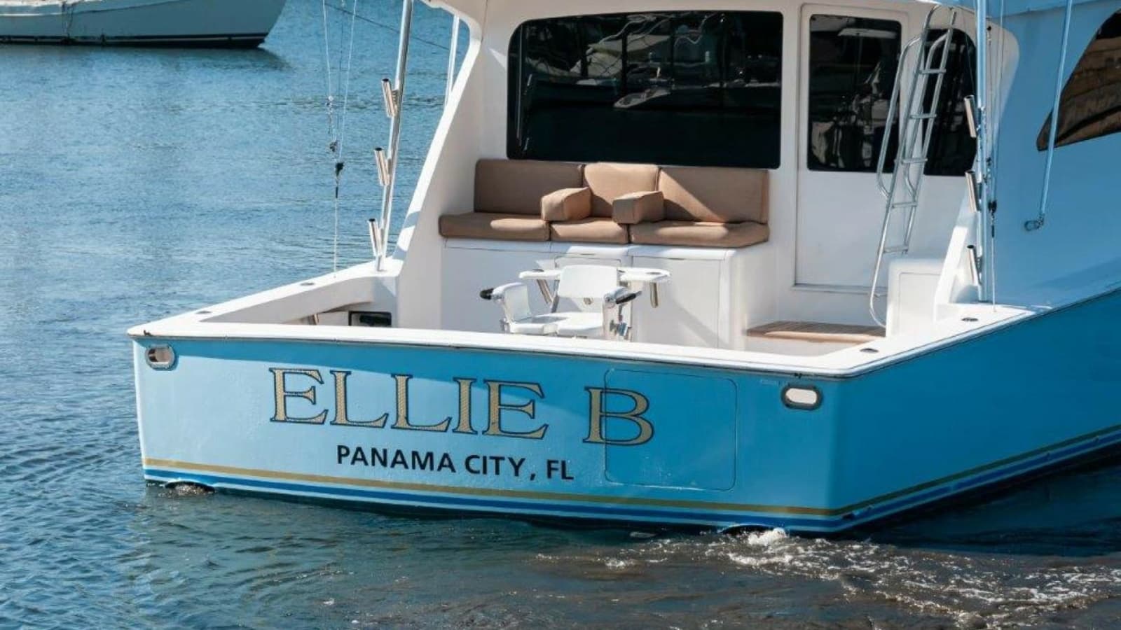 Viking 2001 61 Convertible Transom Ellie B