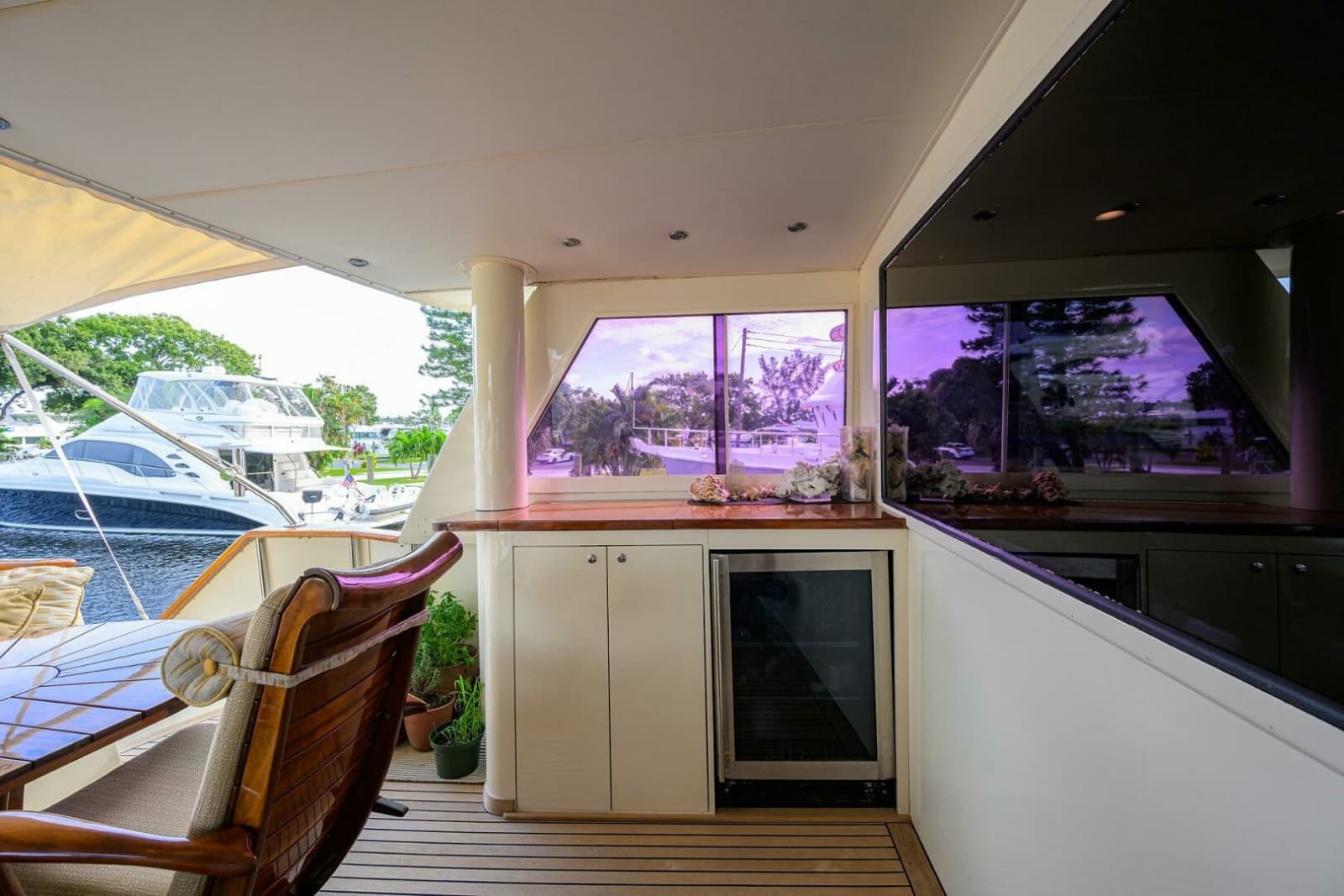 1991 Hatteras 78 Cockpit Motor Yacht