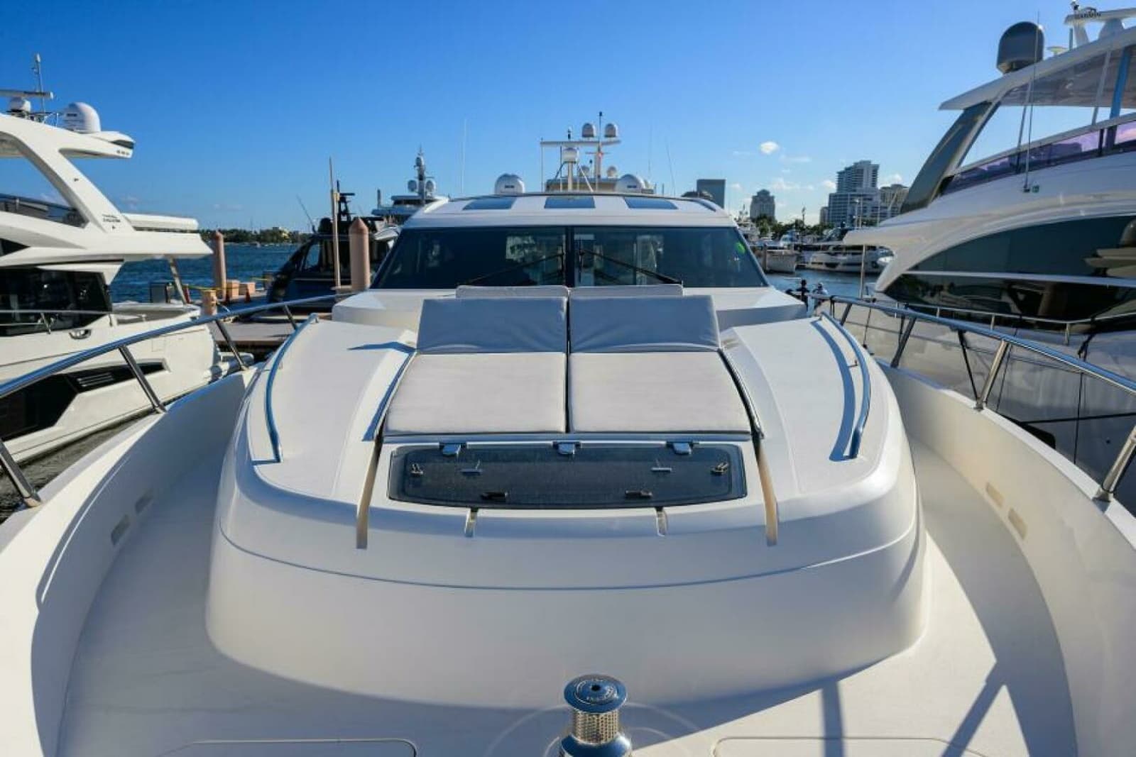 Princess 72 Joint Credit II - Exterior Bow