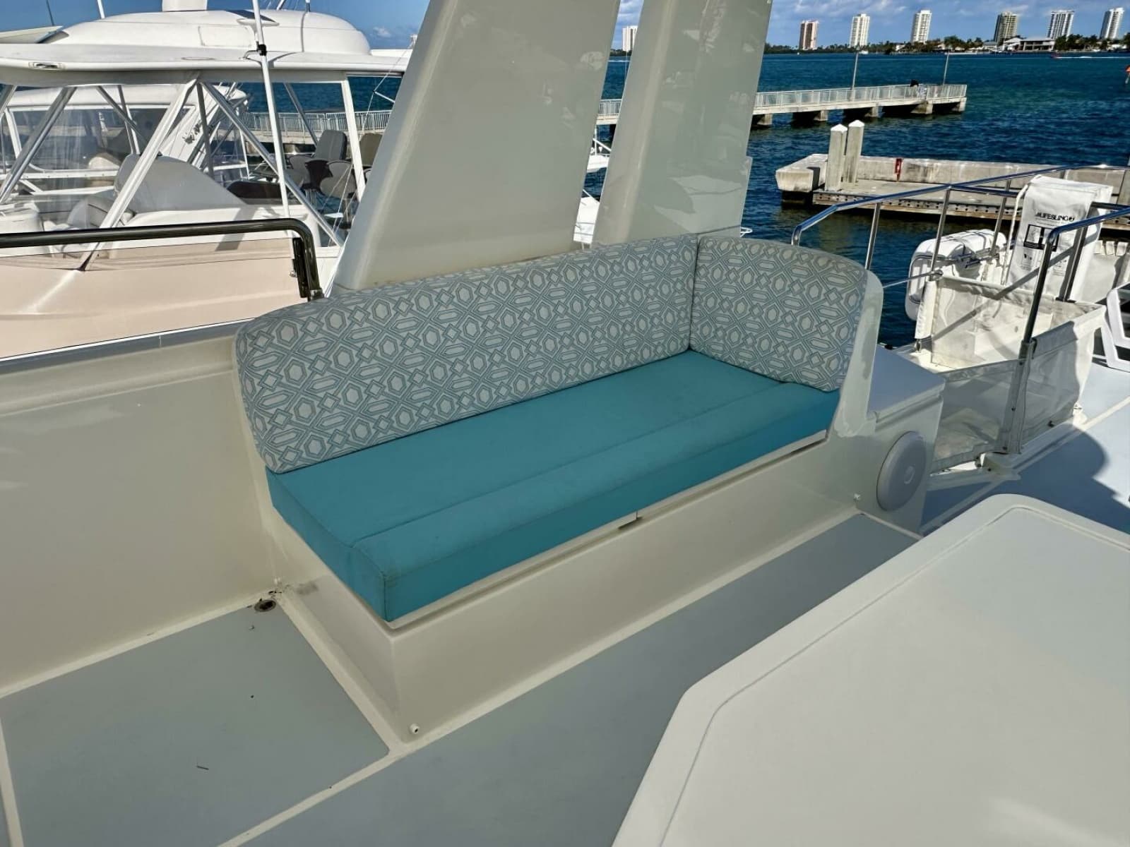 Outer Reef 62 SOUTH  PAWS - Flybridge