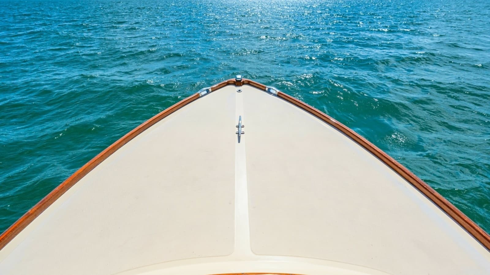 1998 36 Hinckley Picnic Boat Bow