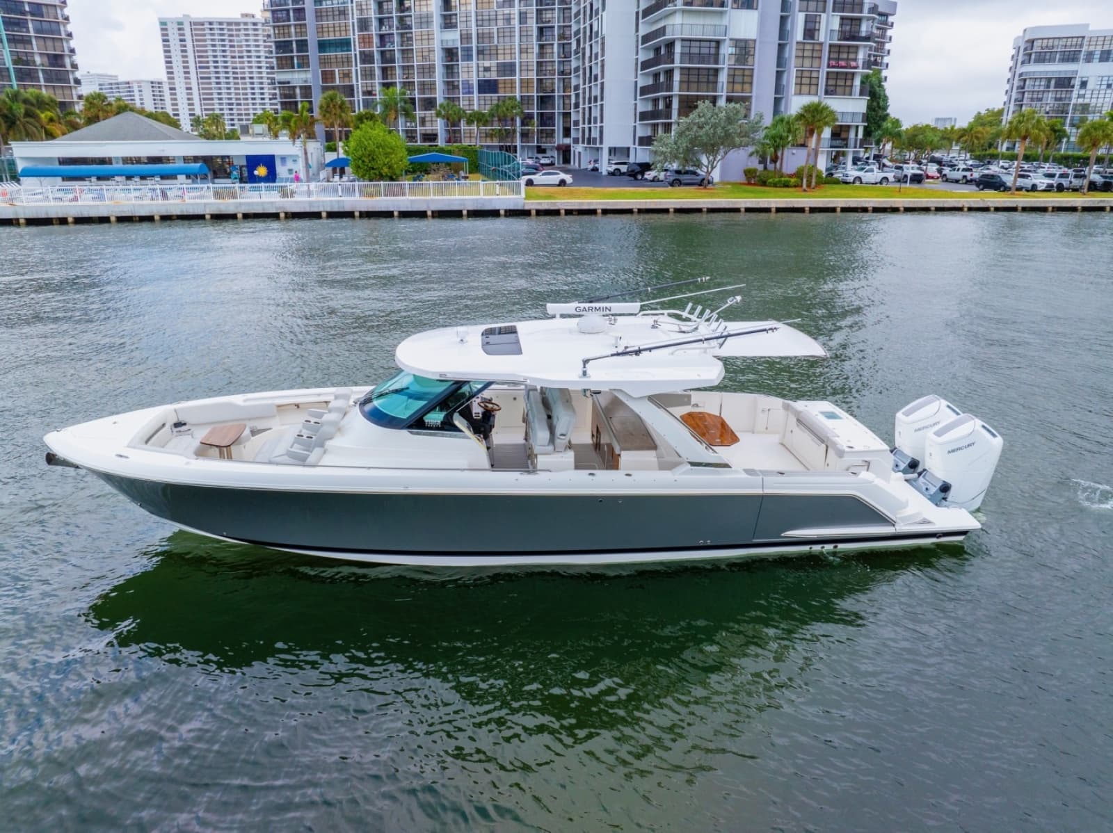 2024 Tiara Yachts 43 LS