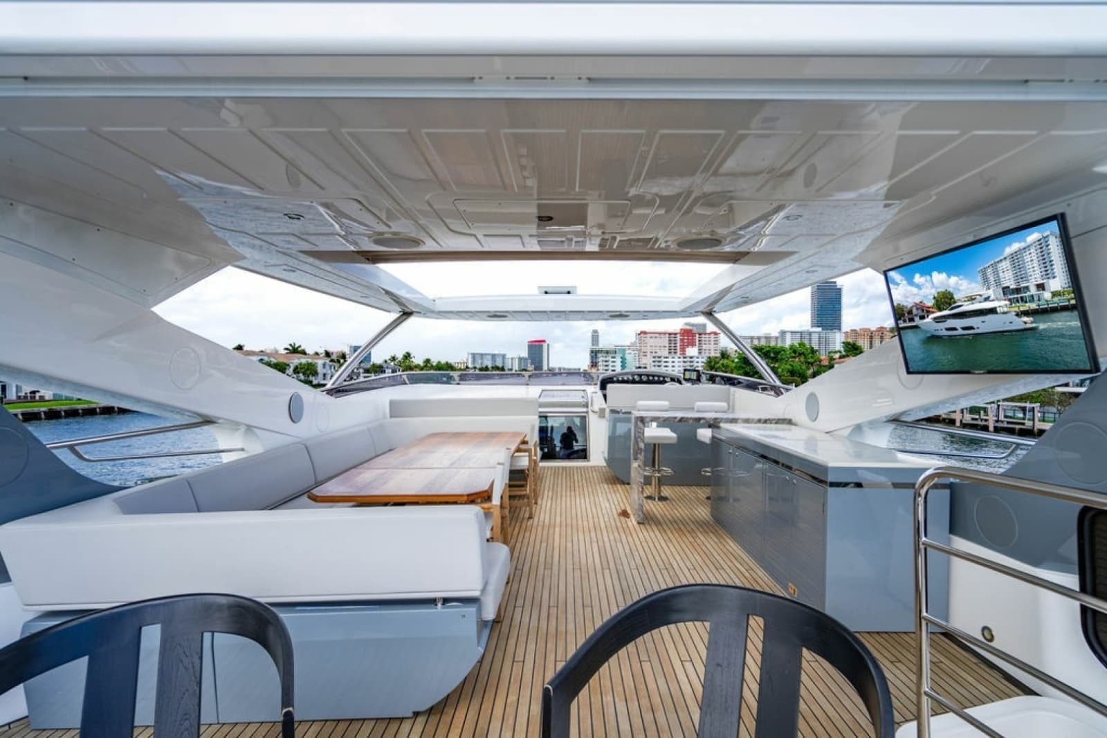 2019 Sunseeker 95 Motor Yacht