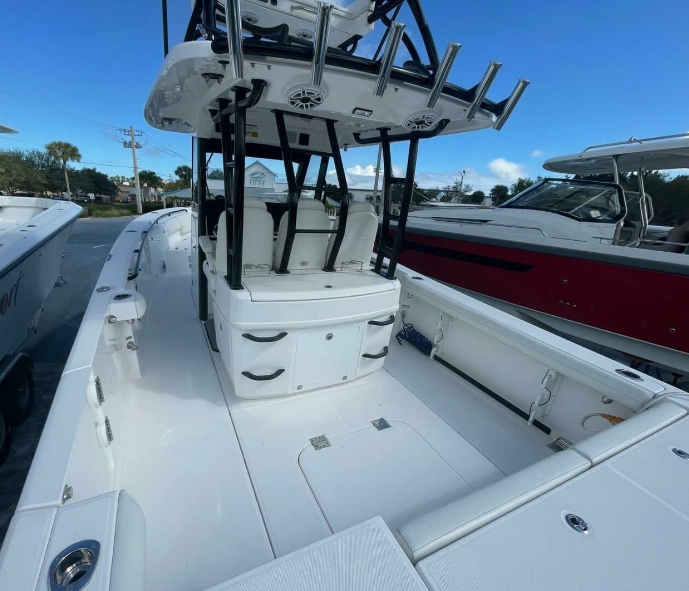 Everglades 335 Center Console -
