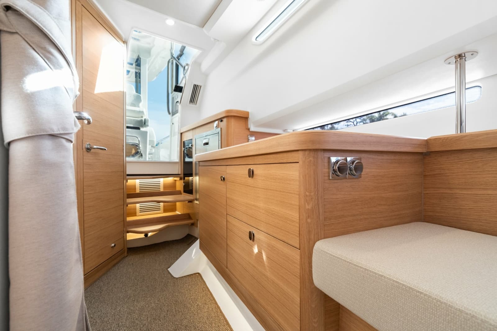 2027 Nimbus Sport Tender 42