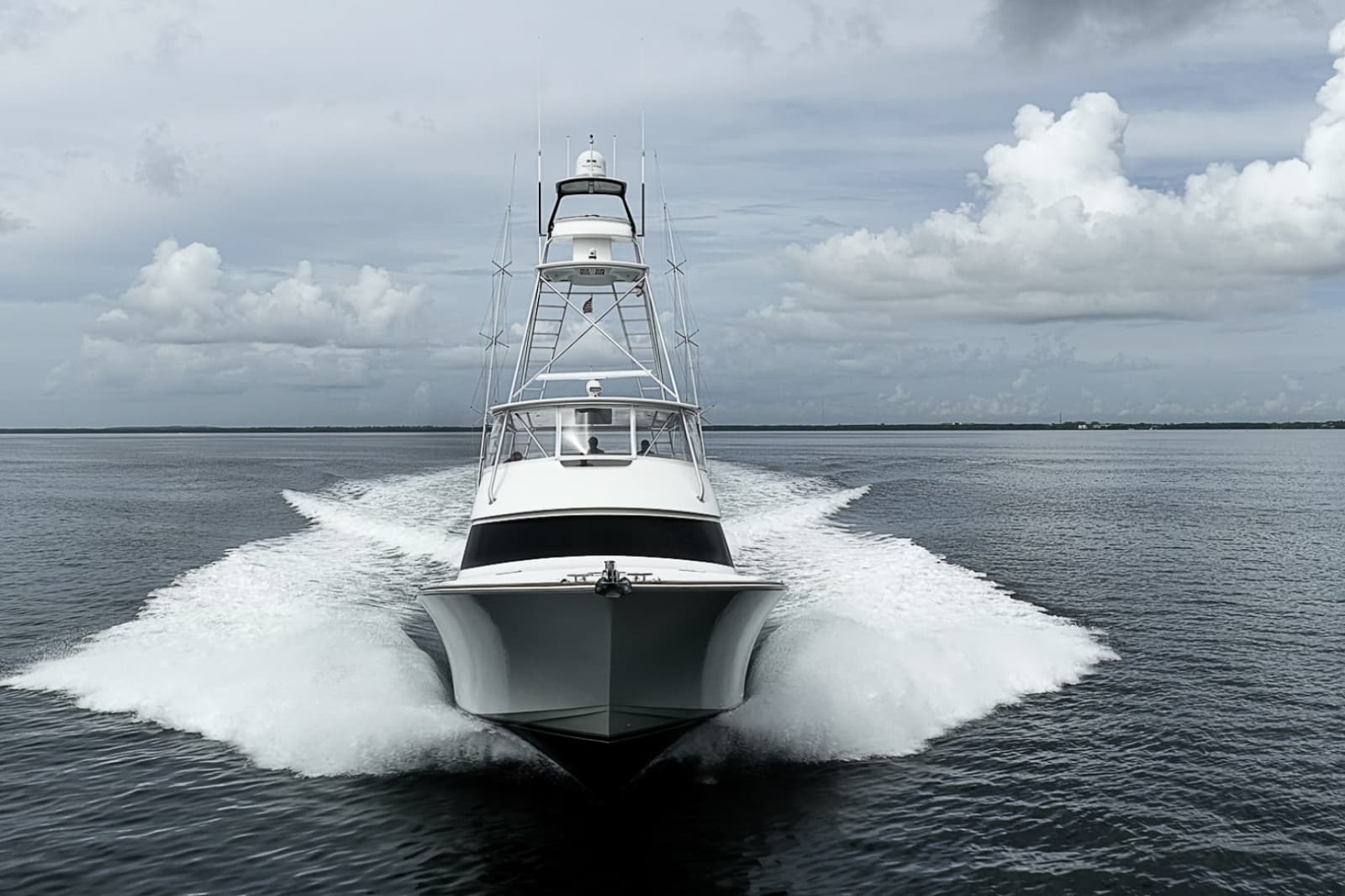 Viking 64 BIG BLUE - Running