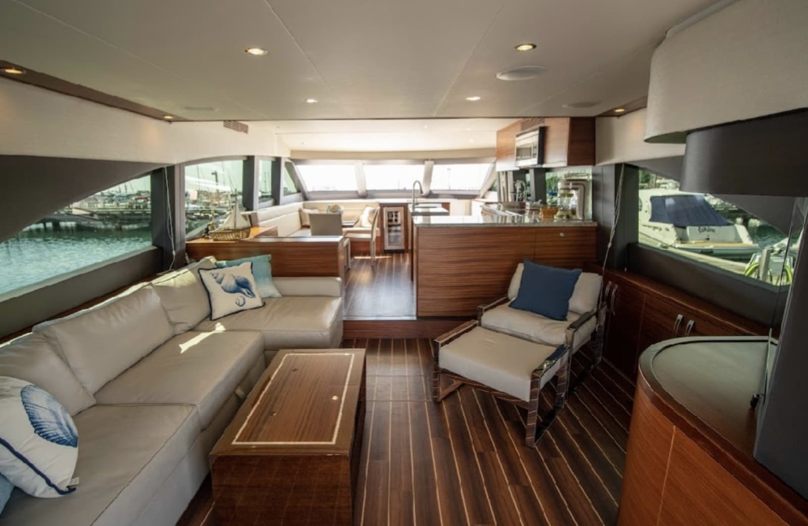 Hatteras 60 OVATION - Salon