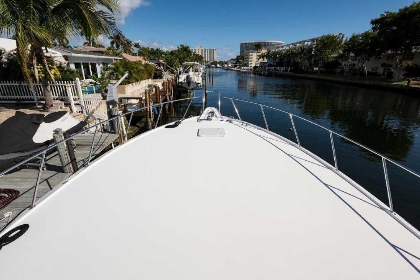 Hatteras 60 SALT RUSH - Exterior