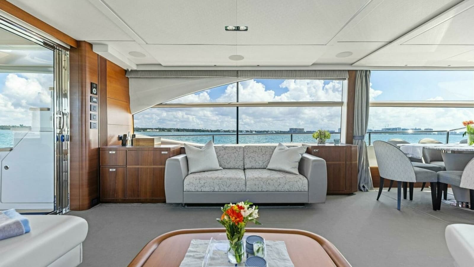 2018 Princess Y75 Motor Yacht